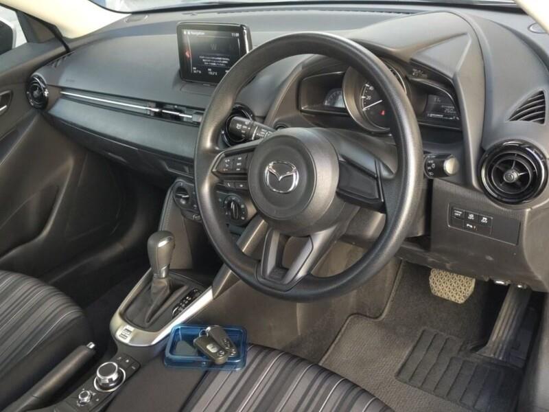 2021 Mazda 2 thumbnail