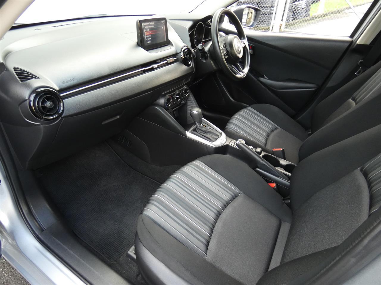 2021 Mazda 2 thumbnail