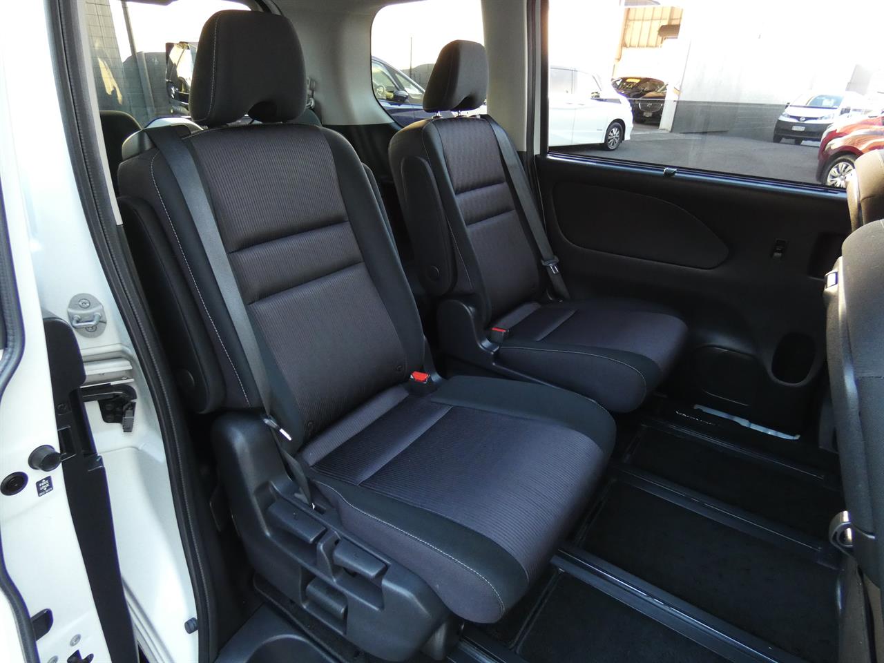 2018 Nissan SERENA thumbnail