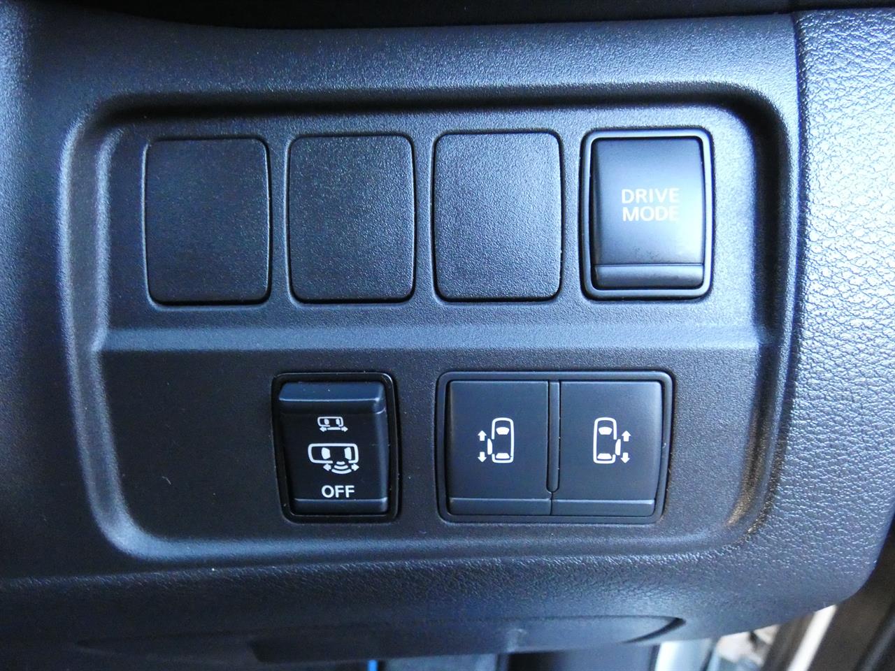 2018 Nissan SERENA thumbnail