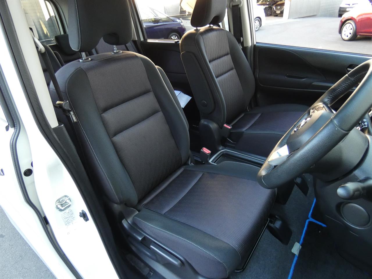 2018 Nissan SERENA thumbnail