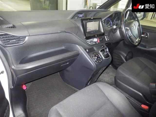 2015 Toyota Noah thumbnail