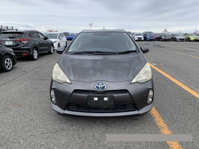 2012 Toyota Aqua thumbnail
