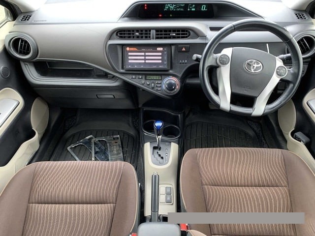 2012 Toyota Aqua thumbnail
