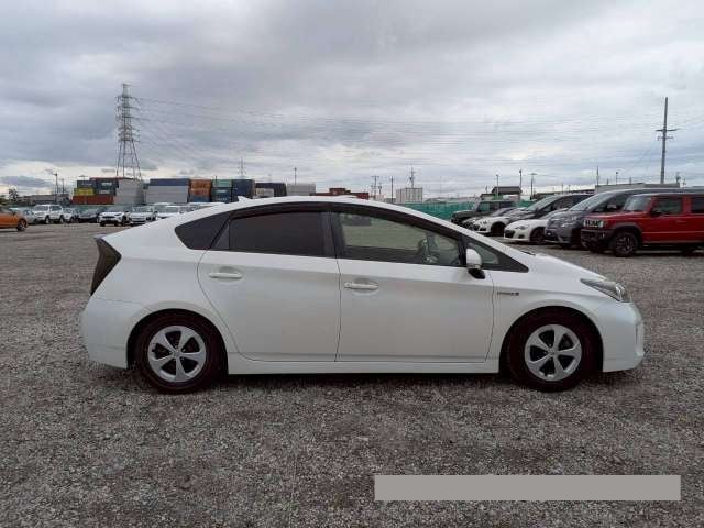 2015 Toyota Prius thumbnail
