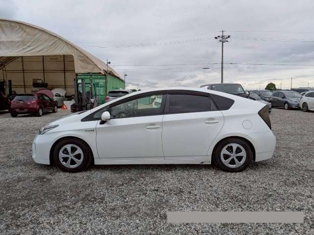 2015 Toyota Prius thumbnail