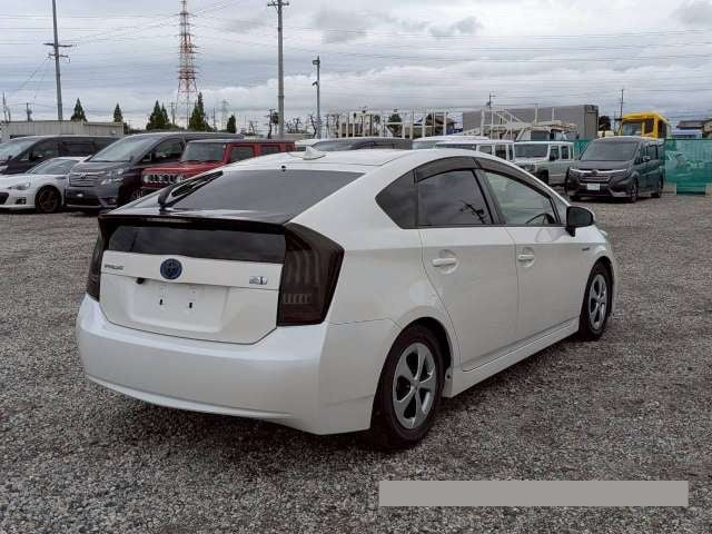 2015 Toyota Prius thumbnail