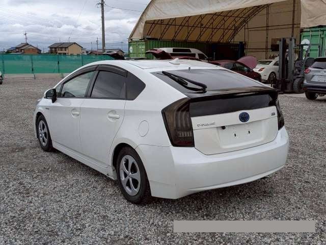 2015 Toyota Prius thumbnail