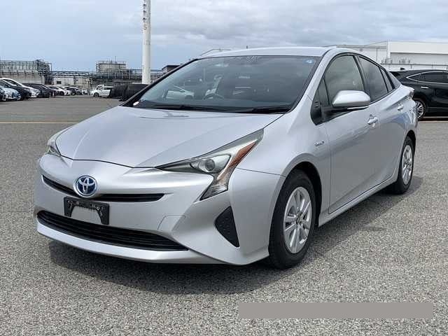 2017 Toyota Prius thumbnail