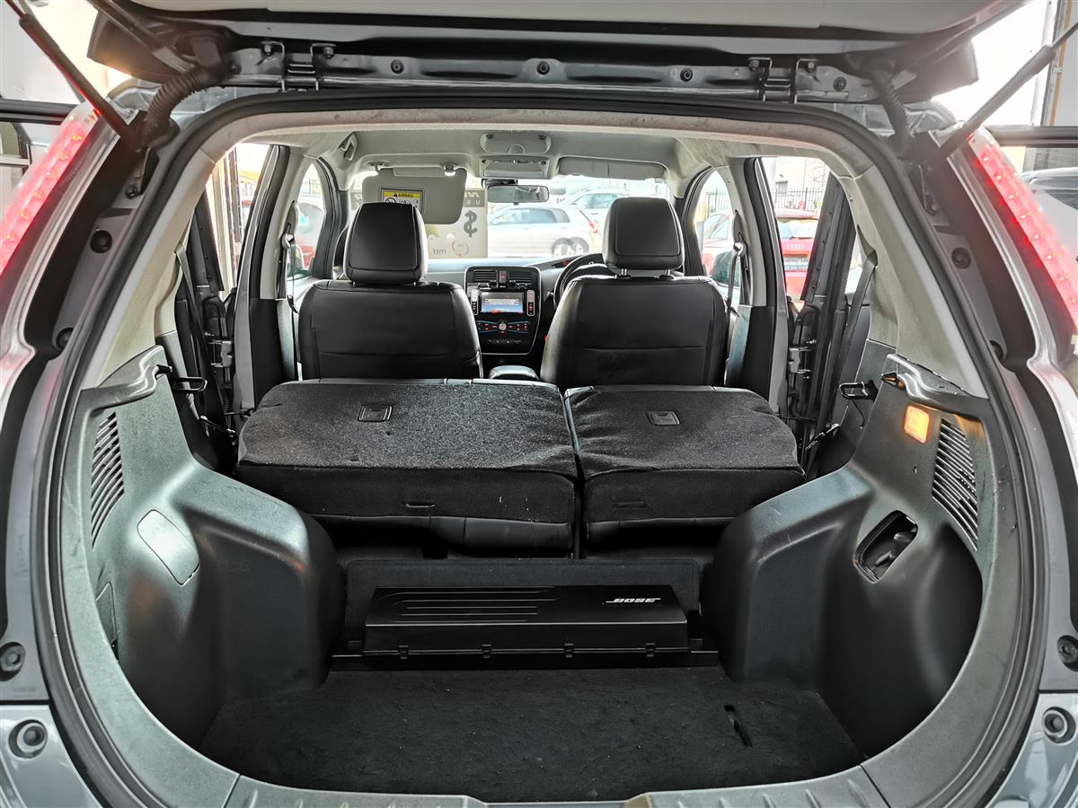 2017 Nissan Leaf thumbnail