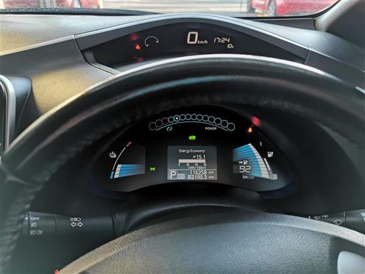 2017 Nissan Leaf thumbnail