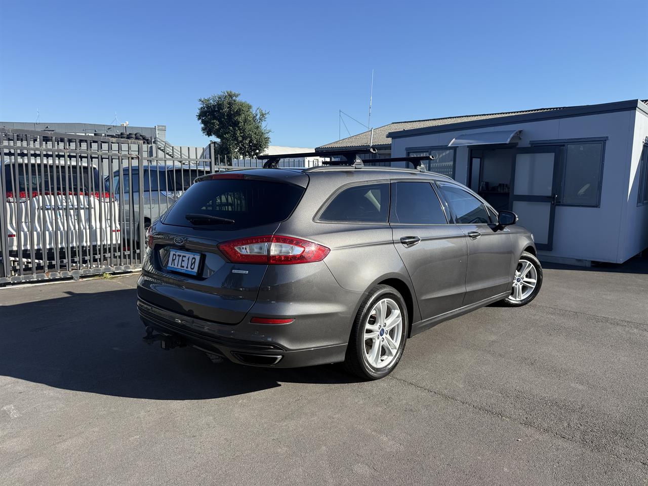 2017 Ford Mondeo thumbnail