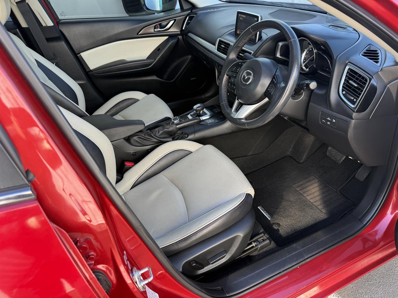 2014 Mazda Axela thumbnail
