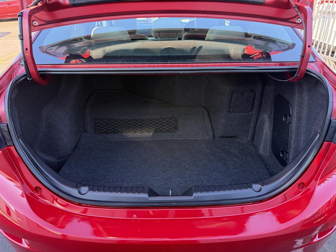 2014 Mazda Axela thumbnail