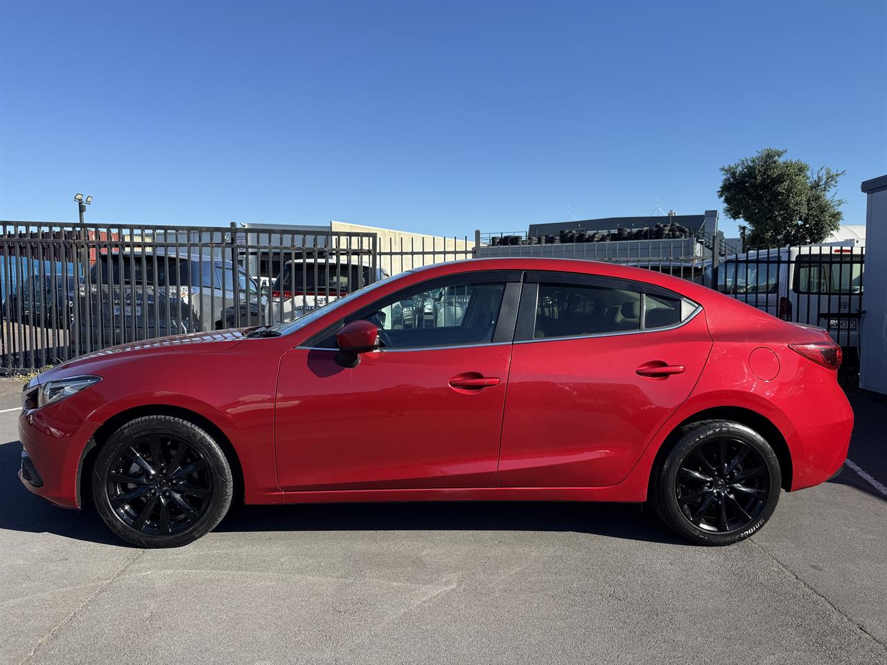 2014 Mazda Axela thumbnail