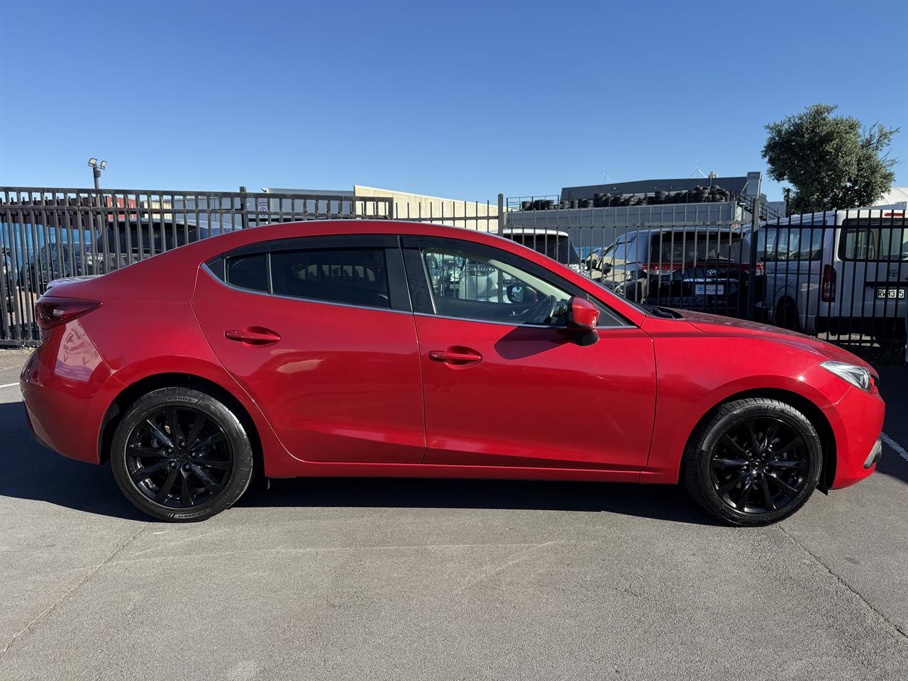 2014 Mazda Axela thumbnail