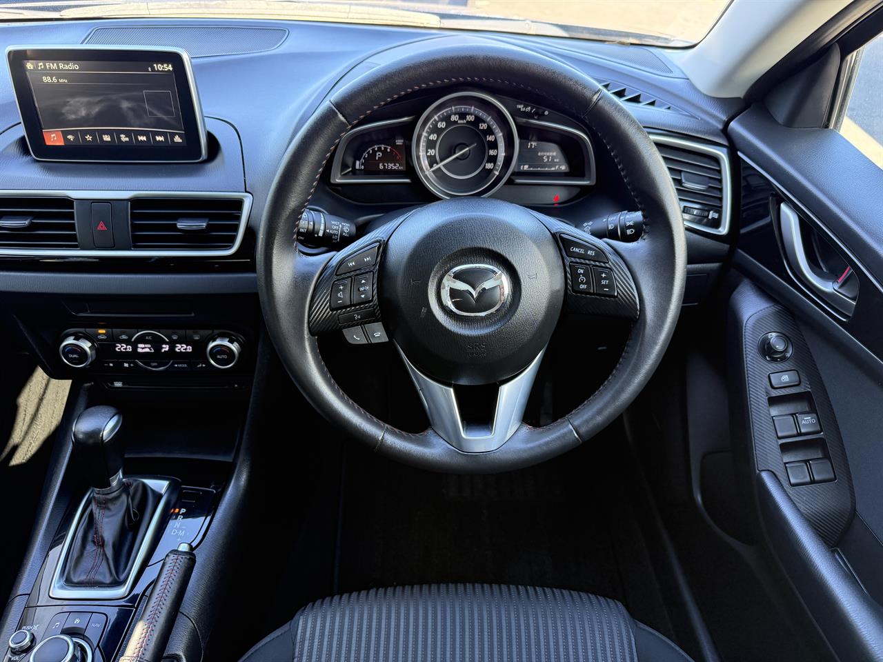 2014 Mazda Axela thumbnail
