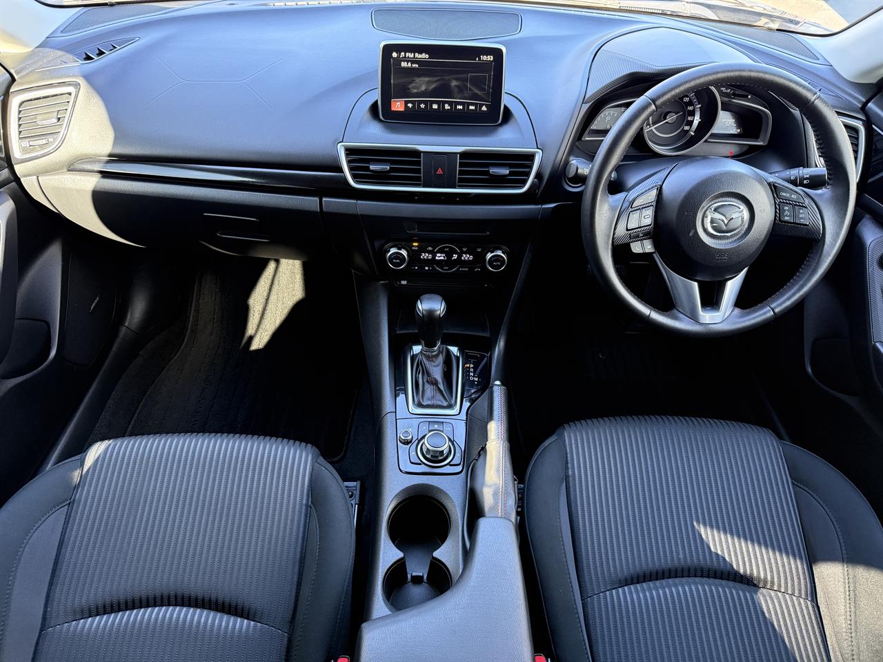 2014 Mazda Axela thumbnail