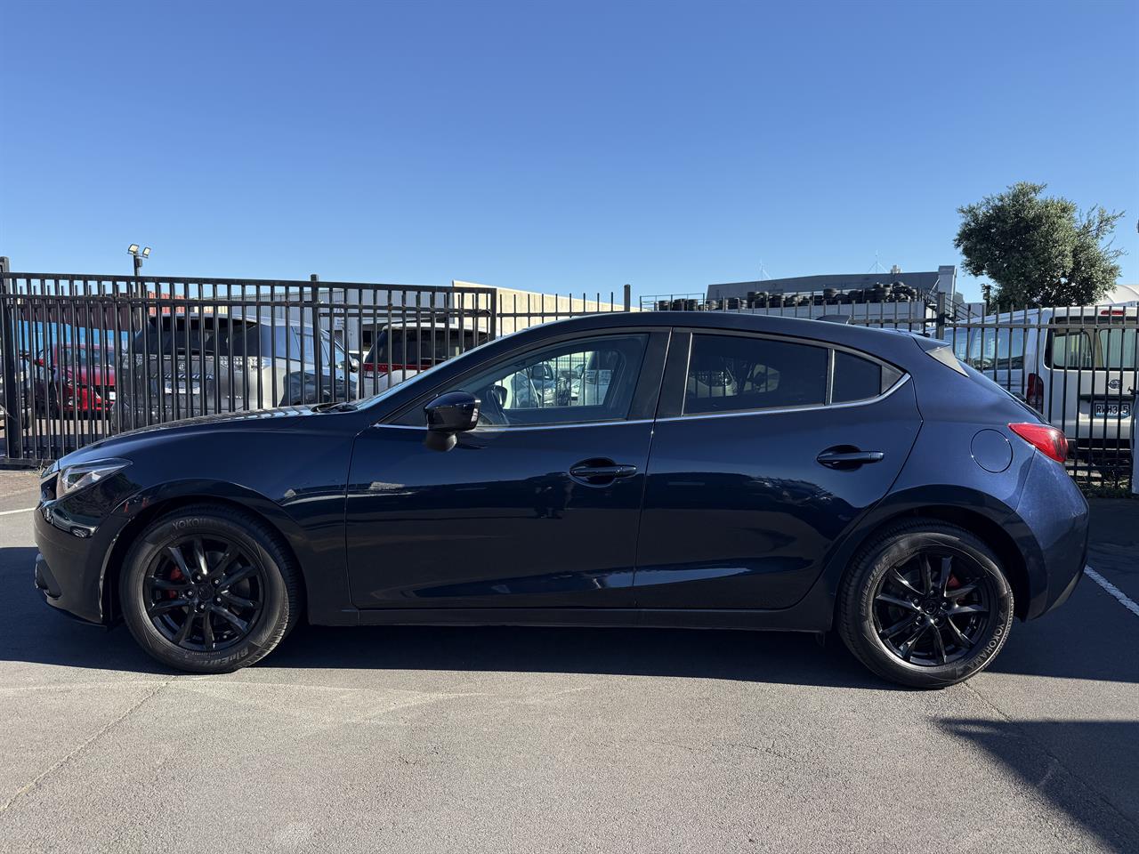 2014 Mazda Axela thumbnail