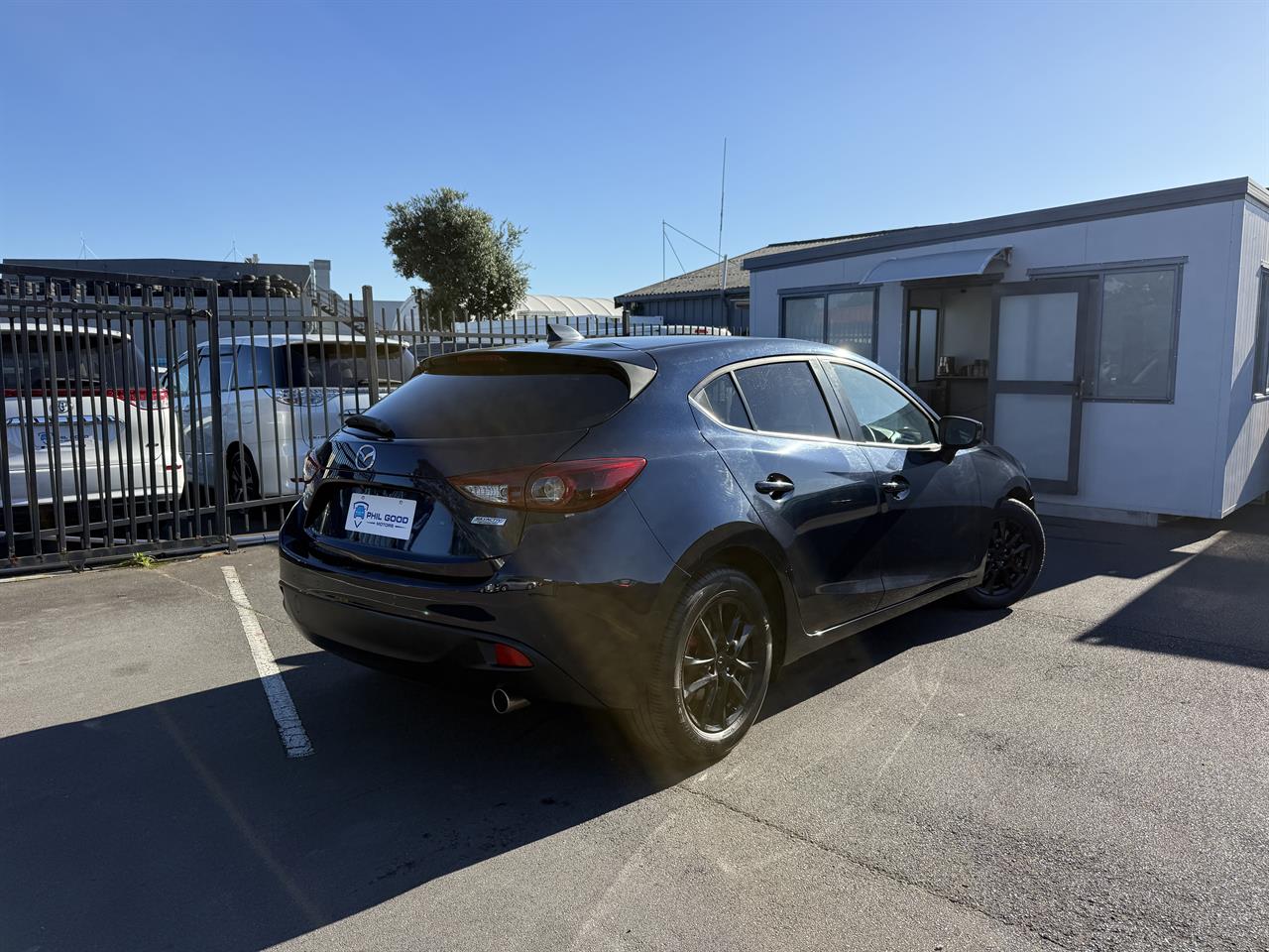2014 Mazda Axela thumbnail