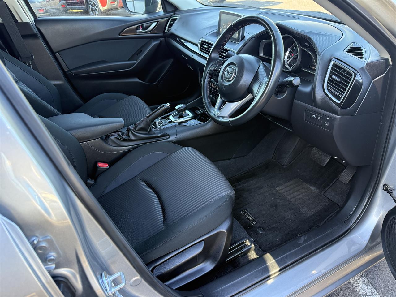 2014 Mazda Axela thumbnail