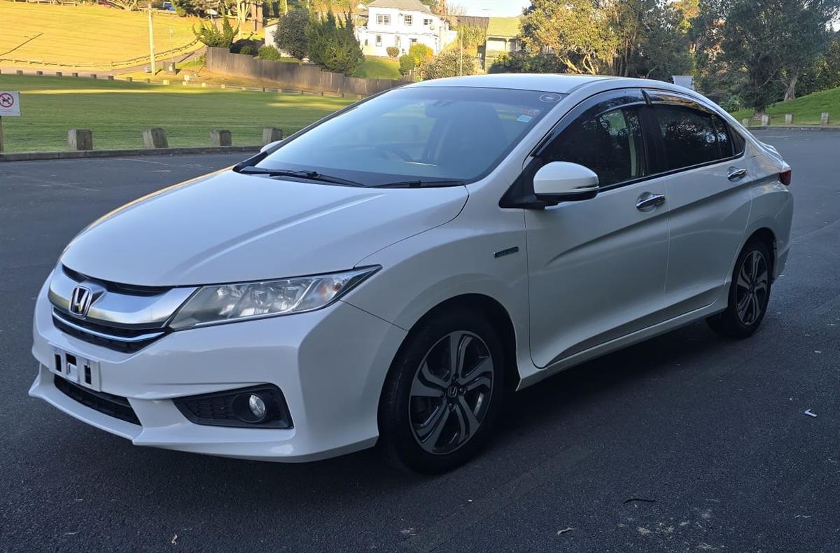 2015 Honda Grace thumbnail