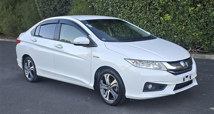 2015 Honda Grace thumbnail