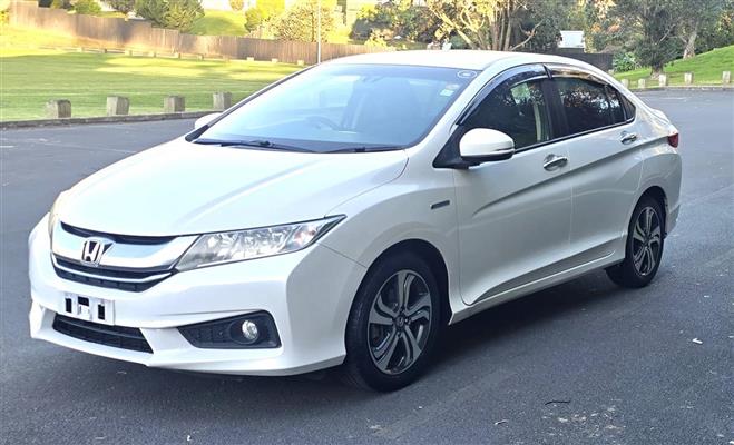 2015 Honda Grace thumbnail