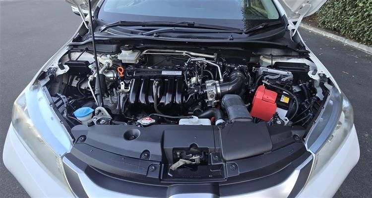 2015 Honda Grace thumbnail
