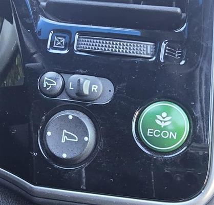 2015 Honda Grace thumbnail