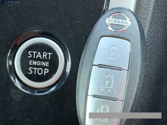 2017 Nissan Serena thumbnail