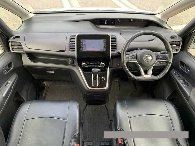 2017 Nissan Serena thumbnail