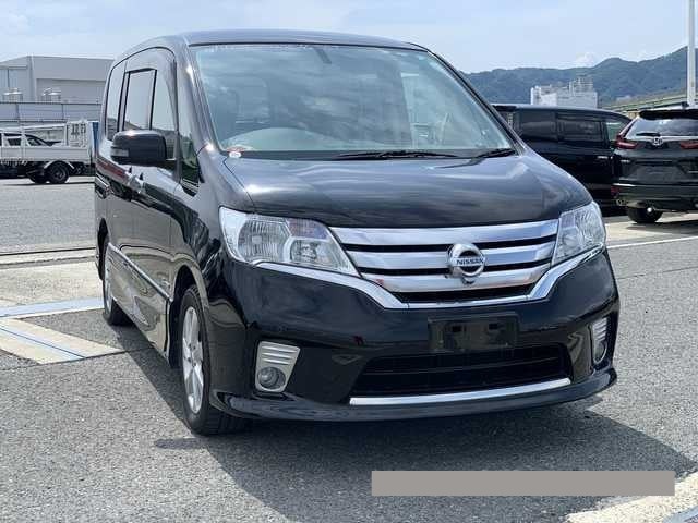 2013 Nissan Serena thumbnail