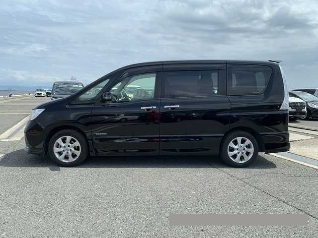 2013 Nissan Serena thumbnail
