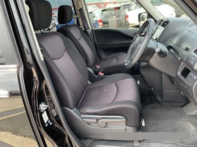 2013 Nissan Serena thumbnail