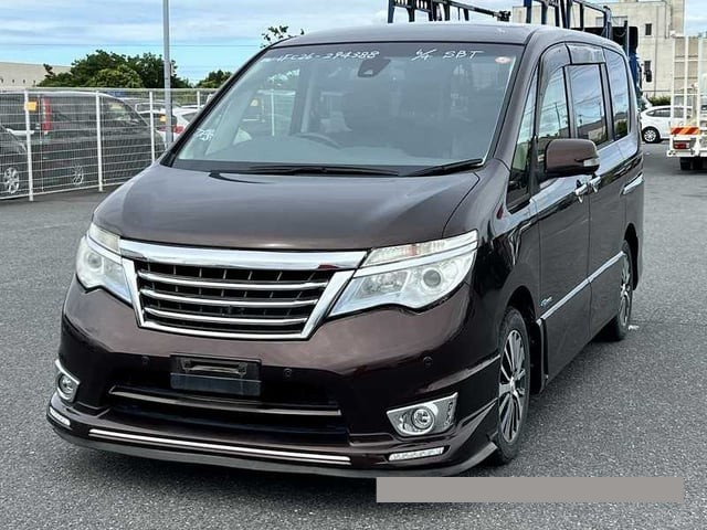 2015 Nissan Serena thumbnail