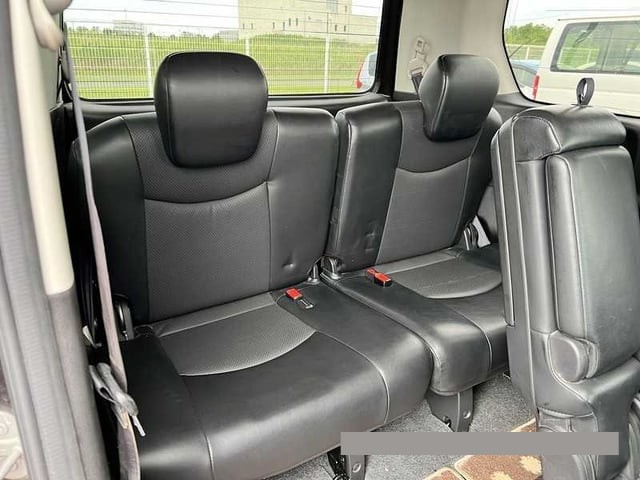 2015 Nissan Serena thumbnail