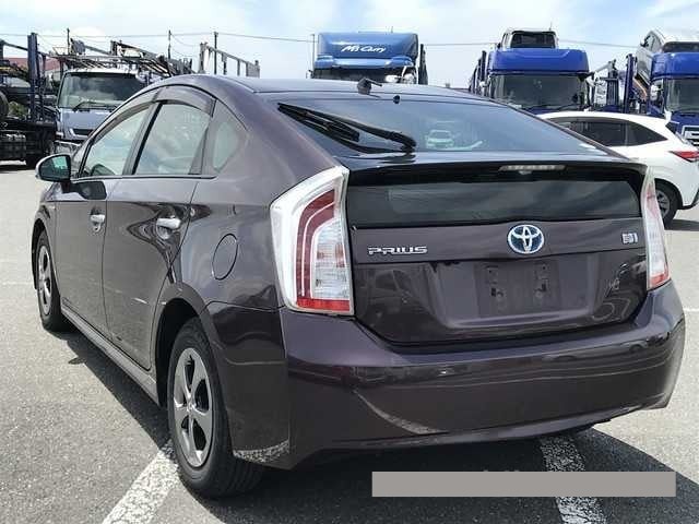 2014 Toyota Prius thumbnail