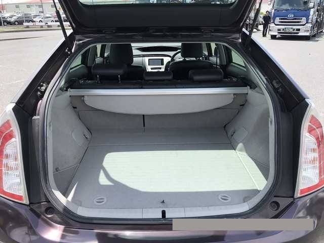 2014 Toyota Prius thumbnail