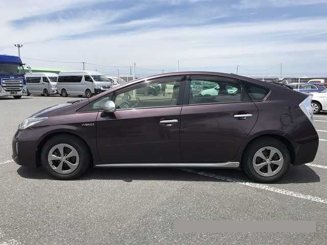 2014 Toyota Prius thumbnail
