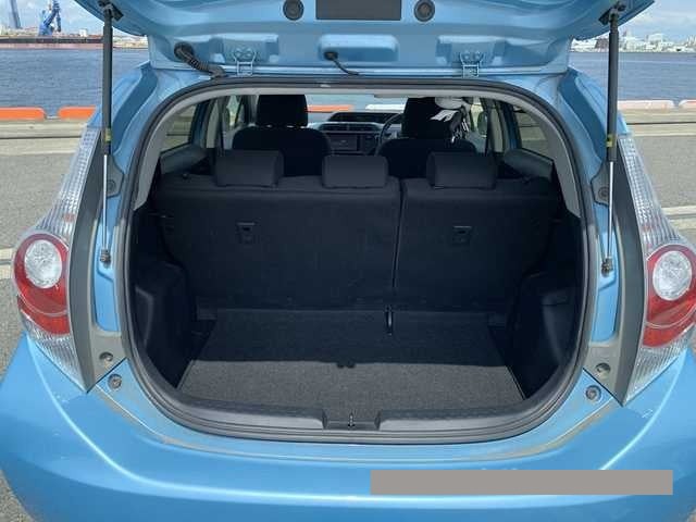 2015 Toyota Aqua thumbnail