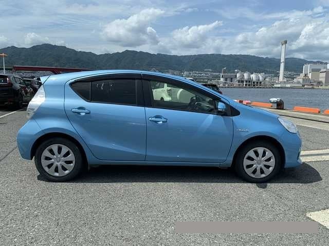 2015 Toyota Aqua thumbnail