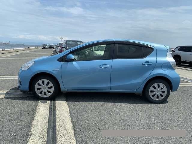 2015 Toyota Aqua thumbnail