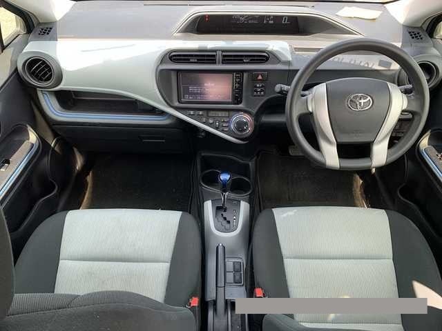 2015 Toyota Aqua thumbnail