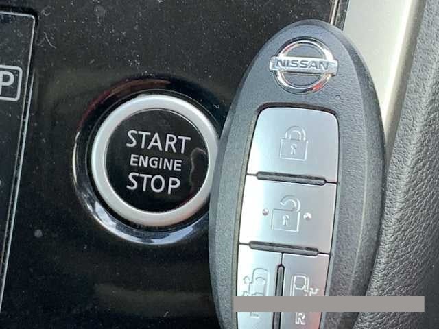 2017 Nissan Serena thumbnail