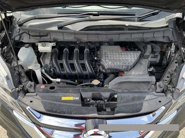 2017 Nissan Serena thumbnail