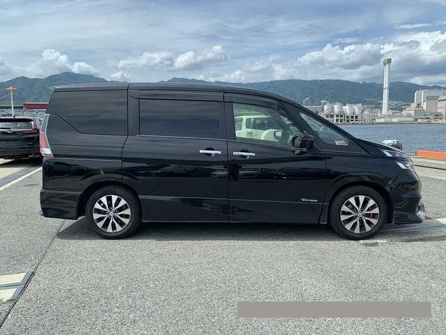 2017 Nissan Serena thumbnail
