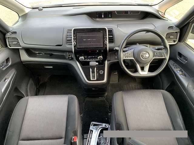 2017 Nissan Serena thumbnail