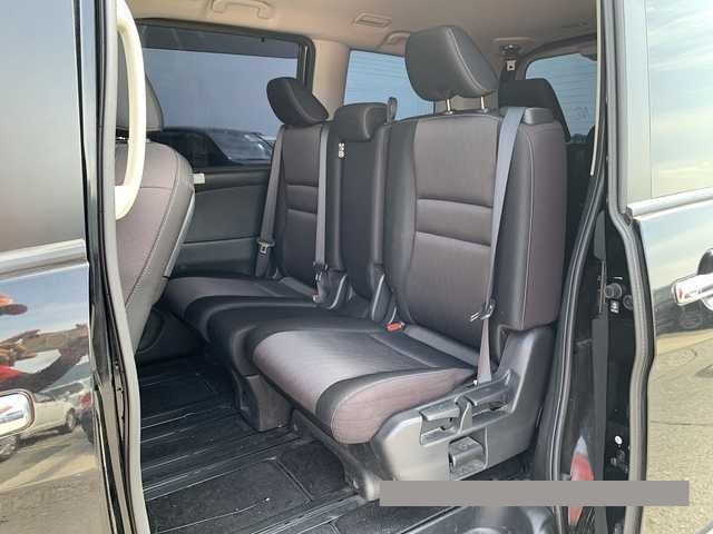 2017 Nissan Serena thumbnail