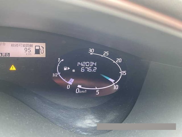 2015 Nissan Serena thumbnail